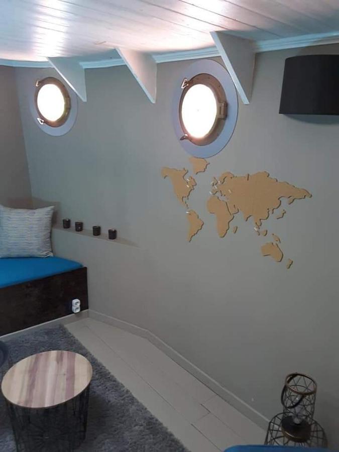 Le Grand Large Hotel en barco
