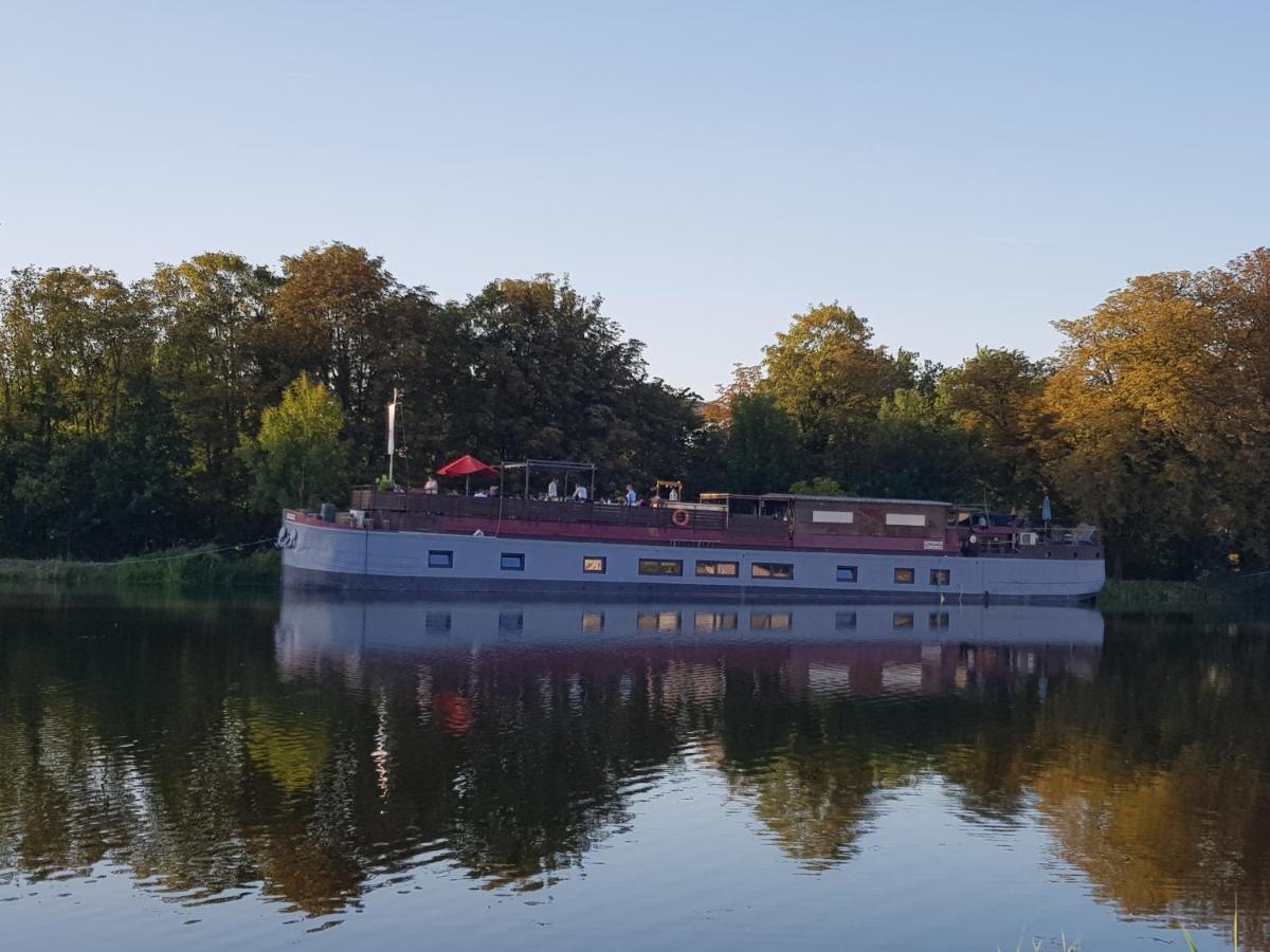 Le Grand Large Botel *